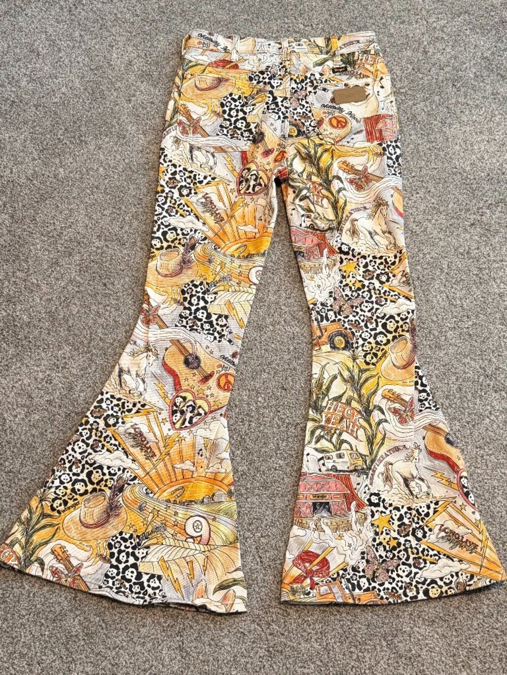Wrangler x Lainey Wilson “Life of Lainey” Print Flare Jeans Size 30x34